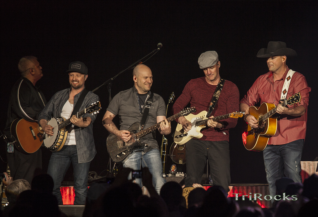 TriRocks Concert Photography | Gord Bamford